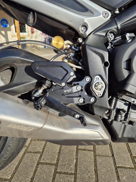 Fußrastenanlage Bonamici 675 ab 13 und 765 17-22